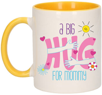 Bellatio Decorations Cadeau koffie/thee mok voor mama - geel - big hug - keramiek - 300 ml - Moederdag
