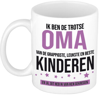 Bellatio Decorations Cadeau koffie/thee mok voor oma - paars - trotse oma - keramiek - 300 ml