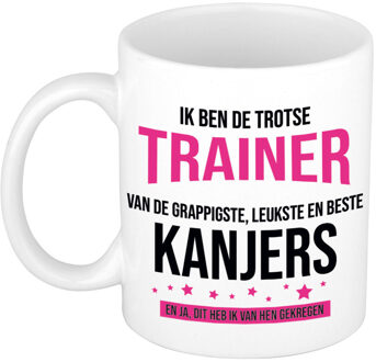 Bellatio Decorations Cadeau koffie/thee mok voor trainer/coach - roze - trotse trainer - keramiek - 300 ml