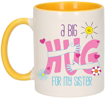 Bellatio Decorations Cadeau koffie/thee mok voor zus - geel - big hug - keramiek - 300 ml - verjaardag