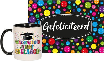 Bellatio Decorations Cadeau koffiemok geslaagd thema - 300 ml - met A5 wenskaart Gefeliciteerd - Geweldig