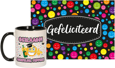 Bellatio Decorations Cadeau koffiemok geslaagd thema - 300 ml - met A5 wenskaart Gefeliciteerd - Topper