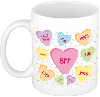 Bellatio Decorations Cadeau koffiemok voor bff - hartjes snoepjes - wit - verjaardag - vriendin - feest mokken