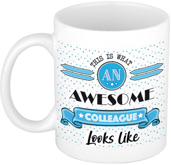 Bellatio Decorations Cadeau koffiemok voor een geweldige collega - blauw - keramiek - 300 ml