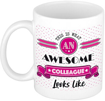 Bellatio Decorations Cadeau koffiemok voor een geweldige collega - roze - keramiek - 300 ml