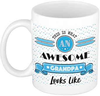 Bellatio Decorations Cadeau koffiemok voor een geweldige opa - blauw - keramiek - 300 ml