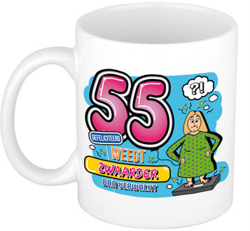 Bellatio Decorations cadeau mok - 55 weegt zwaarder dan verwacht - keramiek - 300 ml - feest mokken Wit