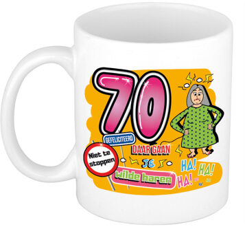 Bellatio Decorations cadeau mok 70 jaar - daar gaan je wilde haren - keramiek - 300 ml - feest mokken Roze