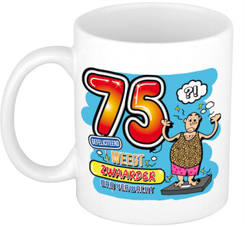 Bellatio Decorations Cadeau mok - 75 weegt zwaarder dan verwacht - keramiek - 300 ml