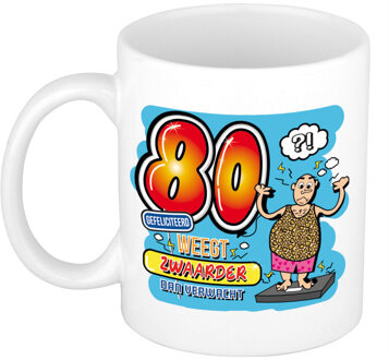 Bellatio Decorations Cadeau mok - 80 weegt zwaarder dan verwacht - keramiek - 300 ml