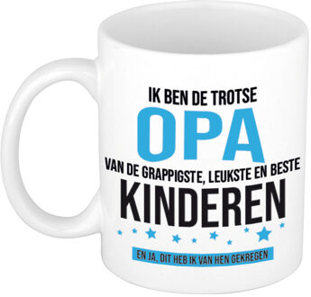 Bellatio Decorations Cadeau mok / beker wit ik ben de trotse opa van de grappigste, leukste en beste kinderen 300 ml - feest mokken Blauw