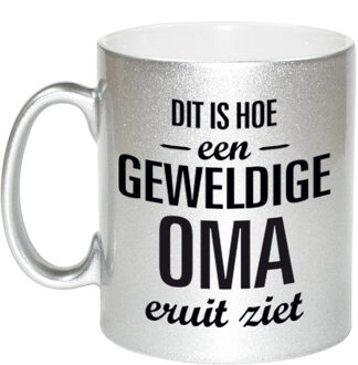 Bellatio Decorations Cadeau mok - geweldige oma - zilver - 300 ml - cadeau beker - koffiemok