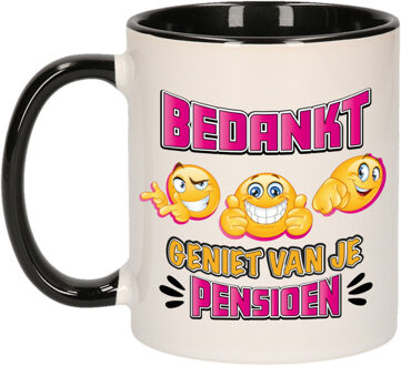 Bellatio Decorations Cadeau mok voor collega - afscheid/pensioen - roze/zwart - keramiek - 300 ml