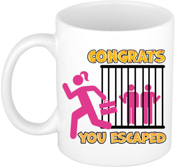 Bellatio Decorations Cadeau mok voor collega - roze - you escaped - afscheid/pensioen - keramiek - 300 ml
