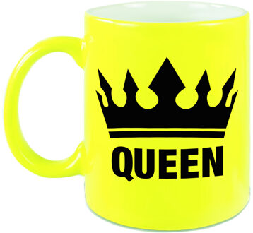 Bellatio Decorations Cadeau Queen mok/ beker fluor neon geel met zwarte bedrukking 300 ml