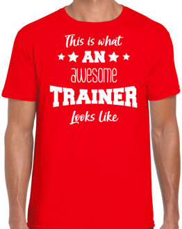 Bellatio Decorations cadeau t-shirt voor heren - awesome trainer - trainers bedankje - rood 2XL