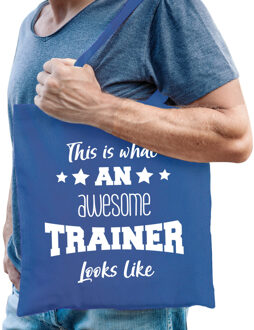 Bellatio Decorations cadeau tas trainer - katoen - blauw -This is what an awesome trainer looks like - Feest Boodschappe