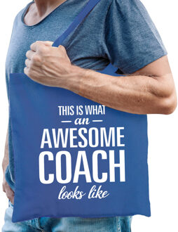 Bellatio Decorations cadeau tas voor coach/trainer - katoen - 42 x 38 cm - geweldige coach - Feest Boodschappentassen Blauw