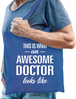 Bellatio Decorations cadeau tas voor dokter - blauw - katoen - 42 x 38 cm - awesome doctor - Feest Boodschappentassen