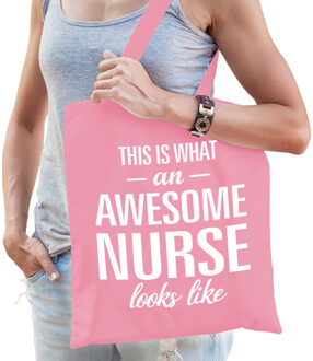 Bellatio Decorations Cadeau tas voor verpleegkundige - roze - katoen - 42 x 38 cm - awesome nurse