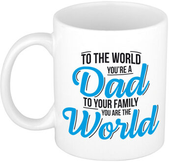 Bellatio Decorations Dad to the world mok / beker wit 300 ml - Cadeau mokken - Papa/ Vaderdag - feest mokken