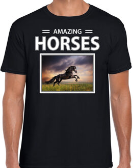 Bellatio Decorations Dieren foto t-shirt Zwart paard - zwart - heren - amazing horses - cadeau shirt Zwarte paarden liefhebber M