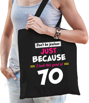 Bellatio Decorations Dont be jealous just because i look this good at 70 - verjaardag cadeau - tasje - zwart - dames