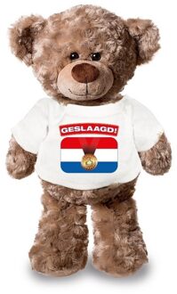 Bellatio Decorations Eindexamen Geslaagd! knuffelbeer wit shirtje 24 cm - Knuffelberen