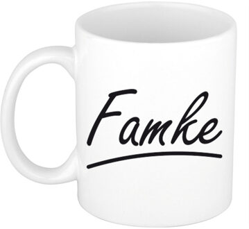 Bellatio Decorations Famke voornaam kado beker / mok sierlijke letters - gepersonaliseerde mok met naam - Naam mokken Multikleur