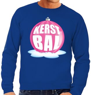 Bellatio Decorations Foute feest kerst sweater met roze kerstbal op blauwe sweater voor heren L (52) - kerst truien