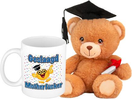 Bellatio Decorations Geslaagd cadeau mok / beker met knuffelbeer - geslaagd motherfucker - keramiek - Ca. 300ml