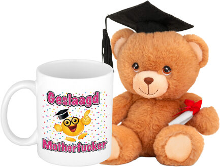 Bellatio Decorations Geslaagd cadeau mok / beker met knuffelbeer - geslaagd motherfucker - keramiek - Ca. 300ml