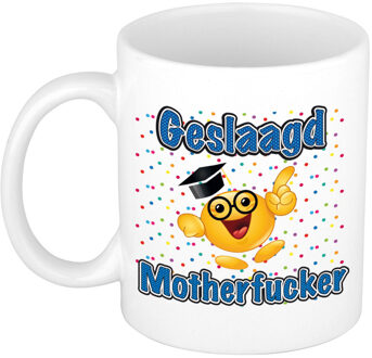 Bellatio Decorations Geslaagd cadeau mok - Geslaagd Motherfucker - keramiek - Ca. 300 ml - feest mokken Blauw