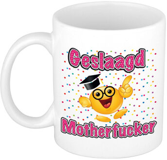 Bellatio Decorations Geslaagd cadeau mok - Geslaagd Motherfucker - keramiek - ca. 300 ml