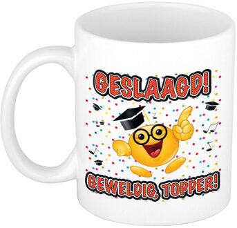 Bellatio Decorations Geslaagd cadeau mok - Geslaagd topper! - keramiek - Ca. 300 ml - feest mokken Multikleur