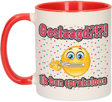 Bellatio Decorations Geslaagd cadeau mok - rood - Geslaagd?!?! Sprakeloos - Ca. 300 ml - feest mokken