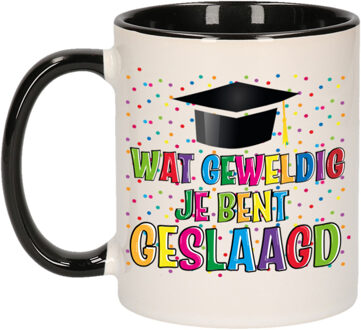 Bellatio Decorations Geslaagd cadeau mok - zwart - Geweldig Geslaagd - Ca. 300 ml - feest mokken