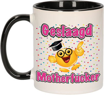 Bellatio Decorations Geslaagd cadeau mok - zwart/roze - Geslaagd Motherfucker - keramiek - ca. 300 ml Donkerroze