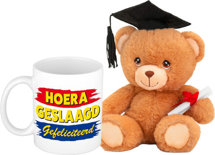 Bellatio Decorations Geslaagd gefeliciteerd cadeau koffiemok - drinkbeker - inclusief afstudeer kado beertjes knuffel