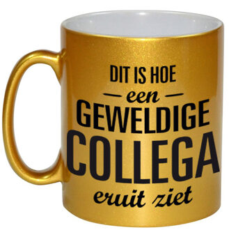 Bellatio Decorations Geweldige collega cadeau mok / beker goudglanzend 330 ml - feest mokken Goudkleurig