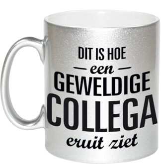 Bellatio Decorations Geweldige collega cadeau mok / beker zilverglanzend 330 ml - feest mokken Zilverkleurig