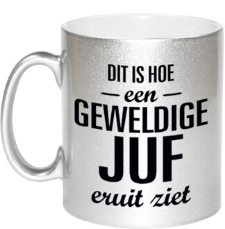 Bellatio Decorations Geweldige juf cadeau mok / beker zilverglanzend 330 ml - feest mokken Zilverkleurig