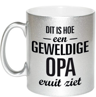 Bellatio Decorations Geweldige opa cadeau mok / beker zilverglanzend 330 ml - feest mokken Zilverkleurig