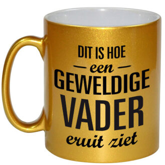 Bellatio Decorations Geweldige vader cadeau mok / beker goudglanzend 330 ml - feest mokken Goudkleurig