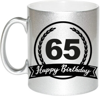 Bellatio Decorations Happy Birthday 65 years zilveren cadeau mok / beker met wimpel 330 ml
