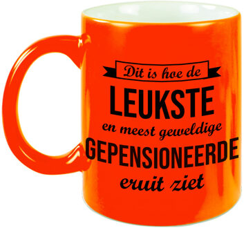 Bellatio Decorations Hoe de leukste gepensioneerde eruitziet koffiemok / theebeker neon oranje afscheidscadeau pensioen / VUT 330 ml - feest