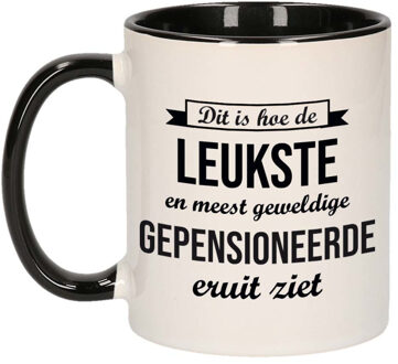 Bellatio Decorations Hoe de leukste gepensioneerde eruitziet mok / beker wit met zwart bedankt cadeau collega 300 ml - feest mokken Multikleur