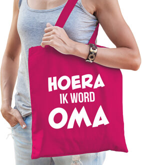 Bellatio Decorations Hoera ik word oma cadeau katoenen tas fuchsia roze voor dames - Cadeau aanstaande oma - Feest Boodschappentassen