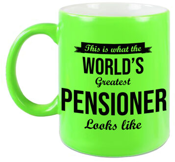 Bellatio Decorations How the worlds greatest pensioner looks like mok / beker neon groen pensioen cadeau collega 330 ml