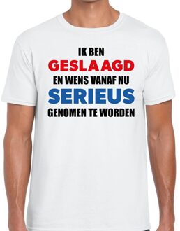 Bellatio Decorations Ik ben geslaagd serieus wit fun-t shirt voor heren 2XL - Feestshirts